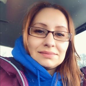 Meet your Posher, Claudia